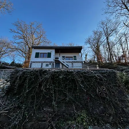 Tunnel House Ferienhaus *